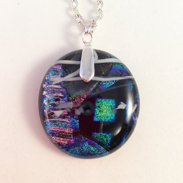 Oval dichroic mosaic pendant. (0509)