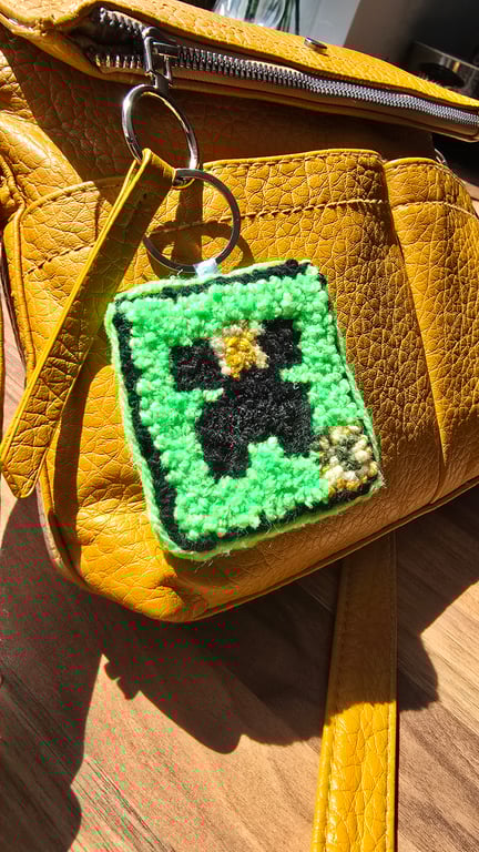 Minecraft Creeper Punch Needle Keyring