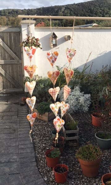 Cottage Hanging Heart Garland