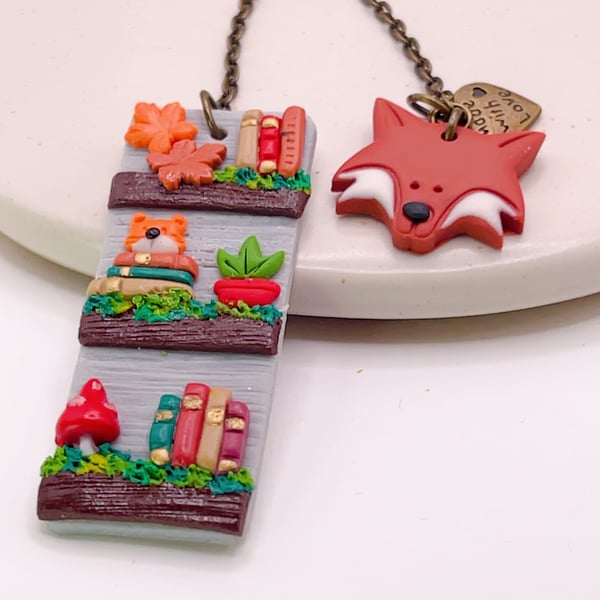 Fox bookmark for book lovers, handmade clay mini bookshelf with woodland charm