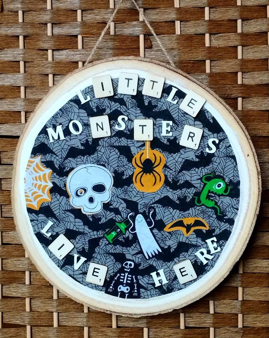 Halloween wooden slice decoration