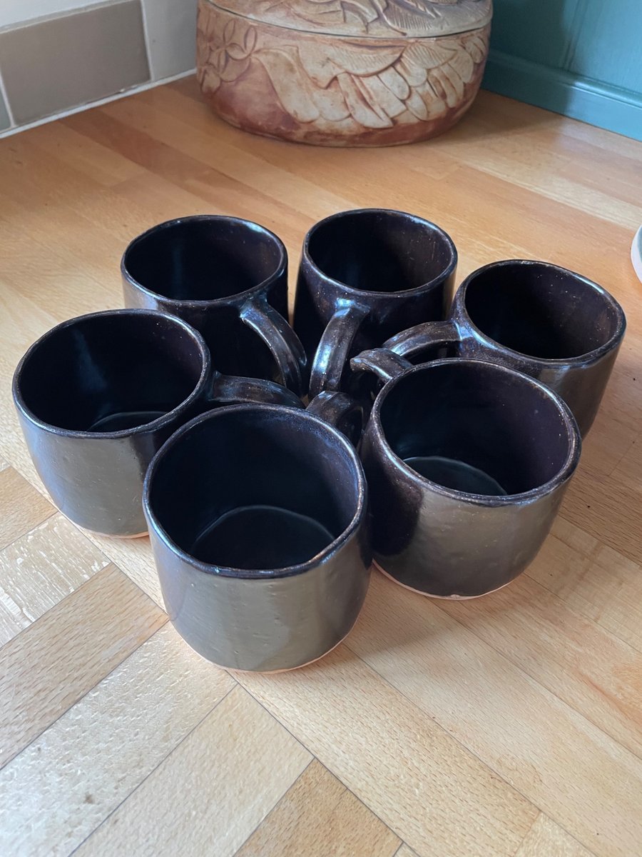 Set of 6 dark chocolate glazed stoneware mugs 