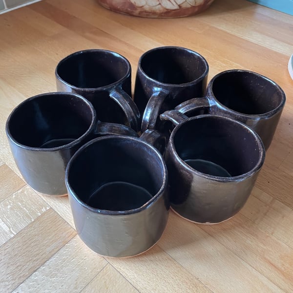 Set of 6 dark chocolate glazed stoneware mugs 