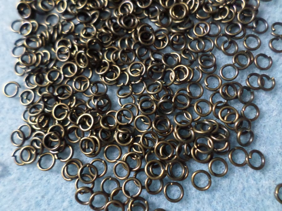 50 x Antique Bronze Jumprings - Unsoldered - 10mm 