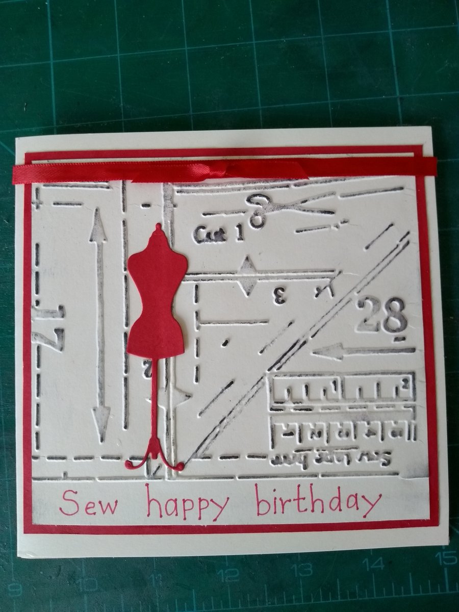 Mannequin birthday card (cream)