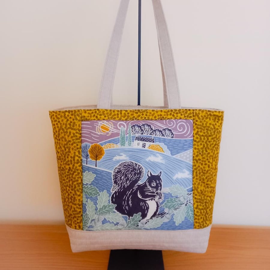 Squirrel panel quilted tote bag