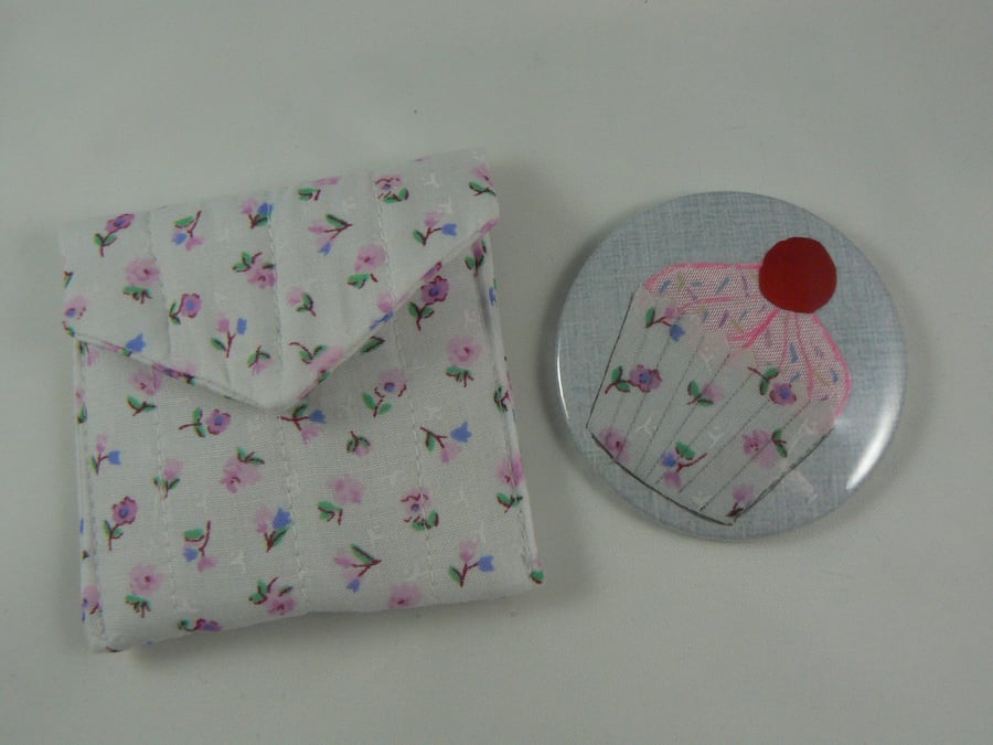 Cupcake handbag mirror with pouch