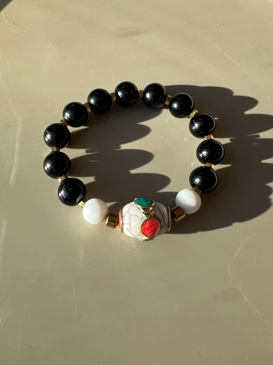 “Onyx grounding bracelet “