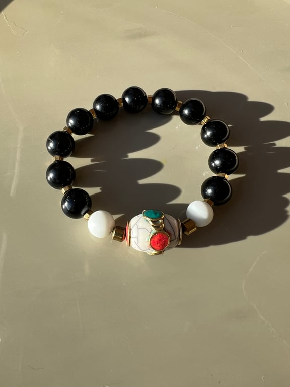 “Onyx grounding bracelet “