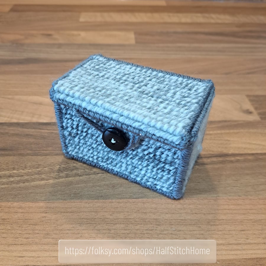 Business card holder - button closure with greyscale pattern