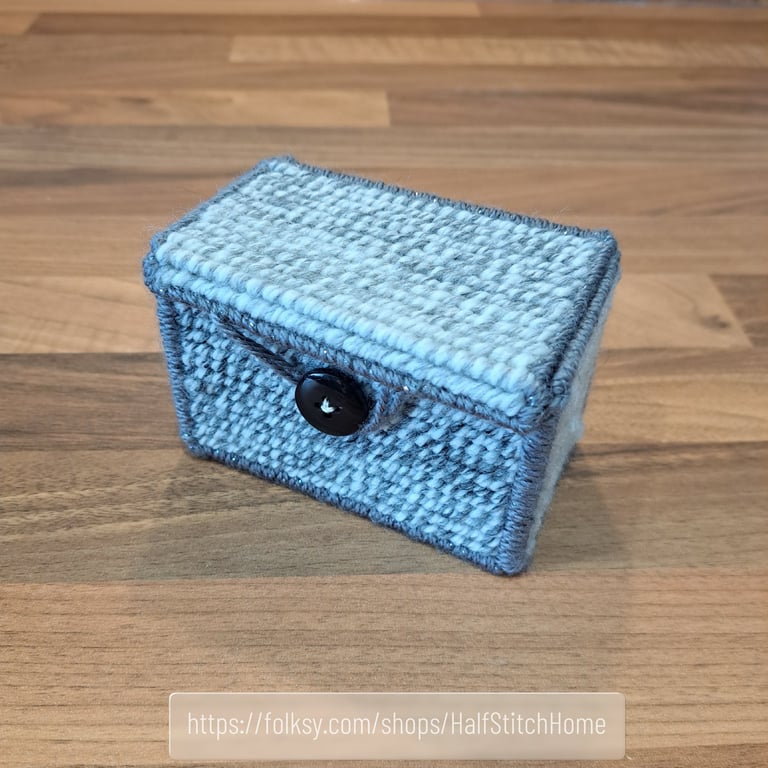 Business card holder - button closure with greyscale pattern