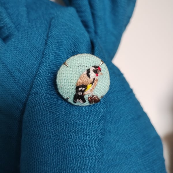 Nature inspired embroidered tiny goldfinch brooch