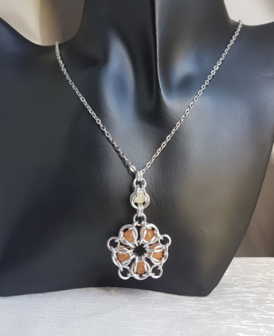 Gorgeous Captive bead Orange Jade Flower Necklace