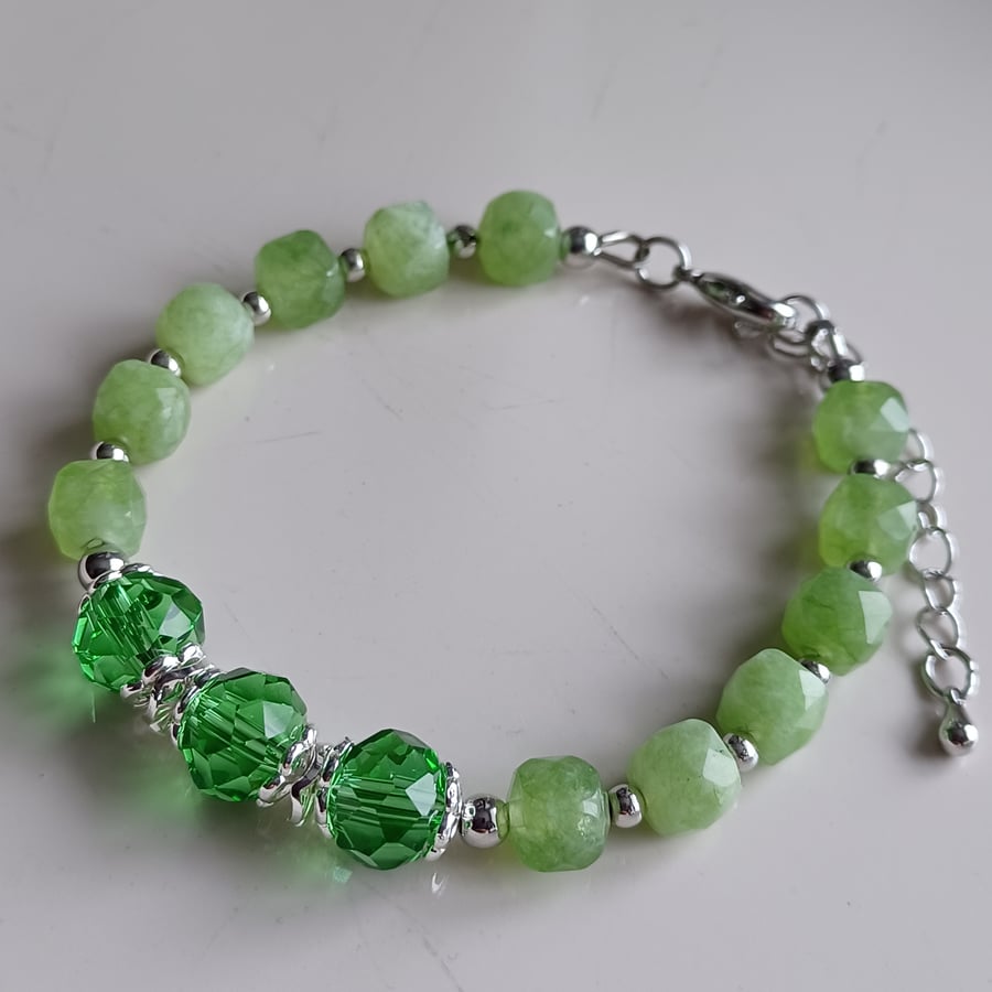 Green peridot and glass crystal beaded bracelet with adjustable chain