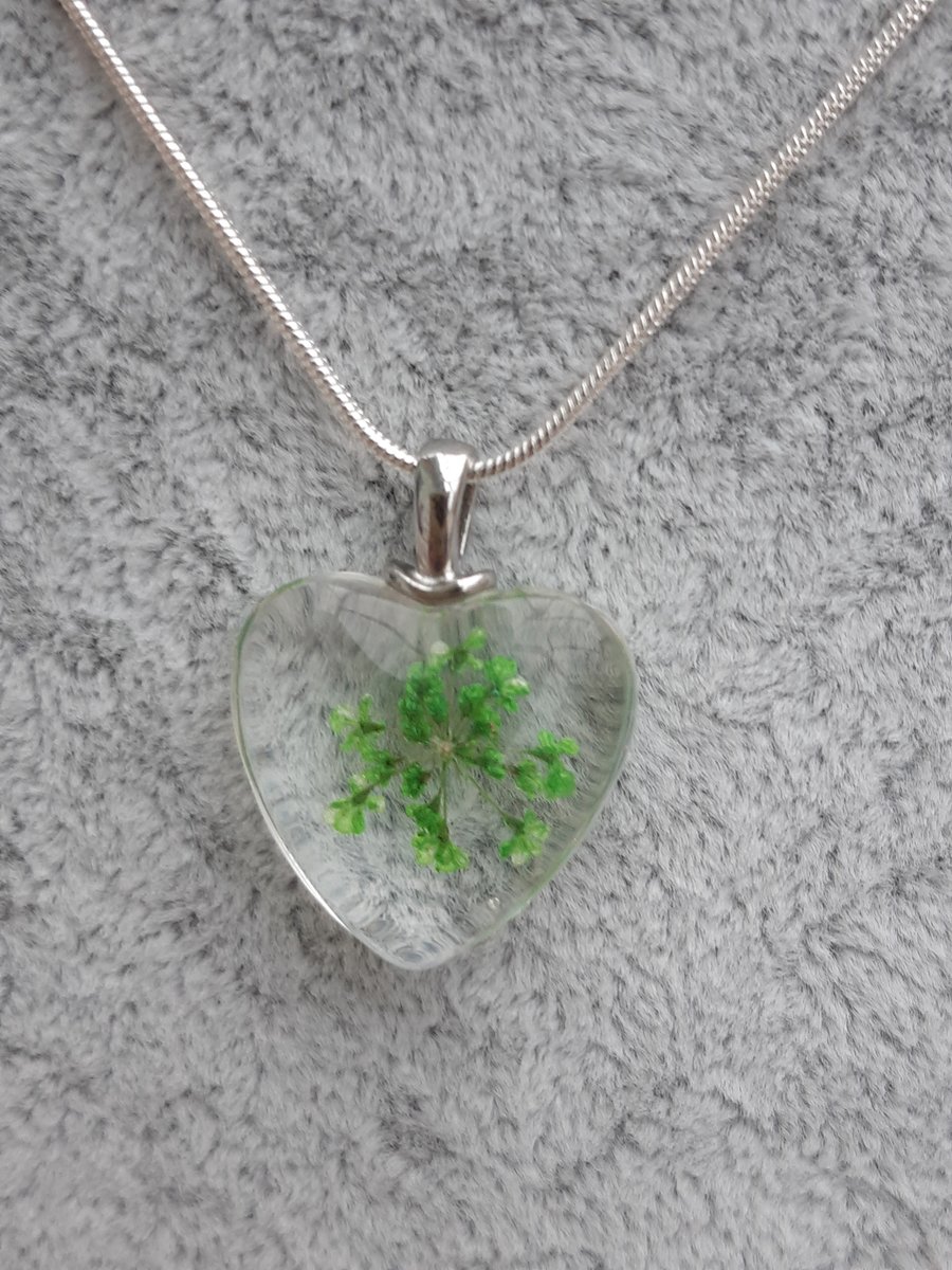 Green flower heart pendant