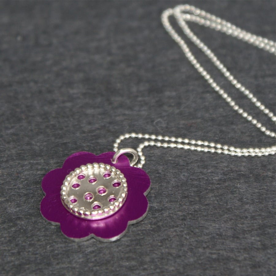 1950s inspired flower necklace - sunflower shape pink and silver