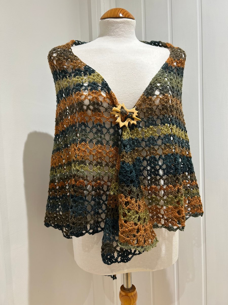 wool rich sock yarn in Autumn hues triangle lace shawl scarf
