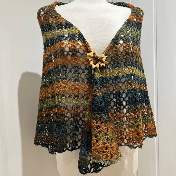 wool rich sock yarn in Autumn hues triangle lace shawl scarf