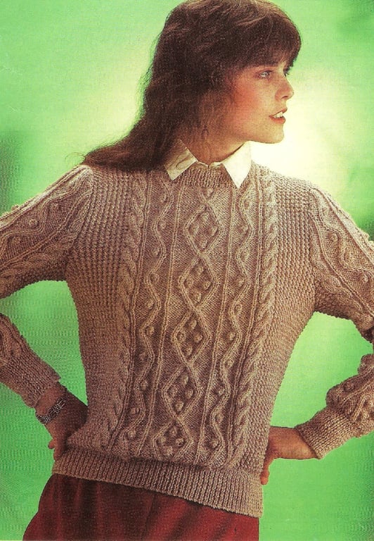 VINTAGE KNITTING PATTERN Ladies Cabled Sweater