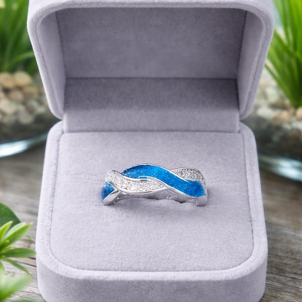 Sterling Silver Cremation Ashes Entwined Ring.