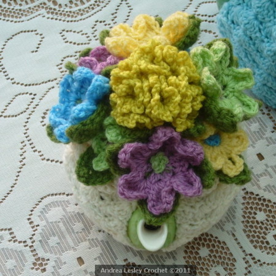  2-Cup Crochet Tea CosyCosieCozy - Cream with flowers (Made to order)