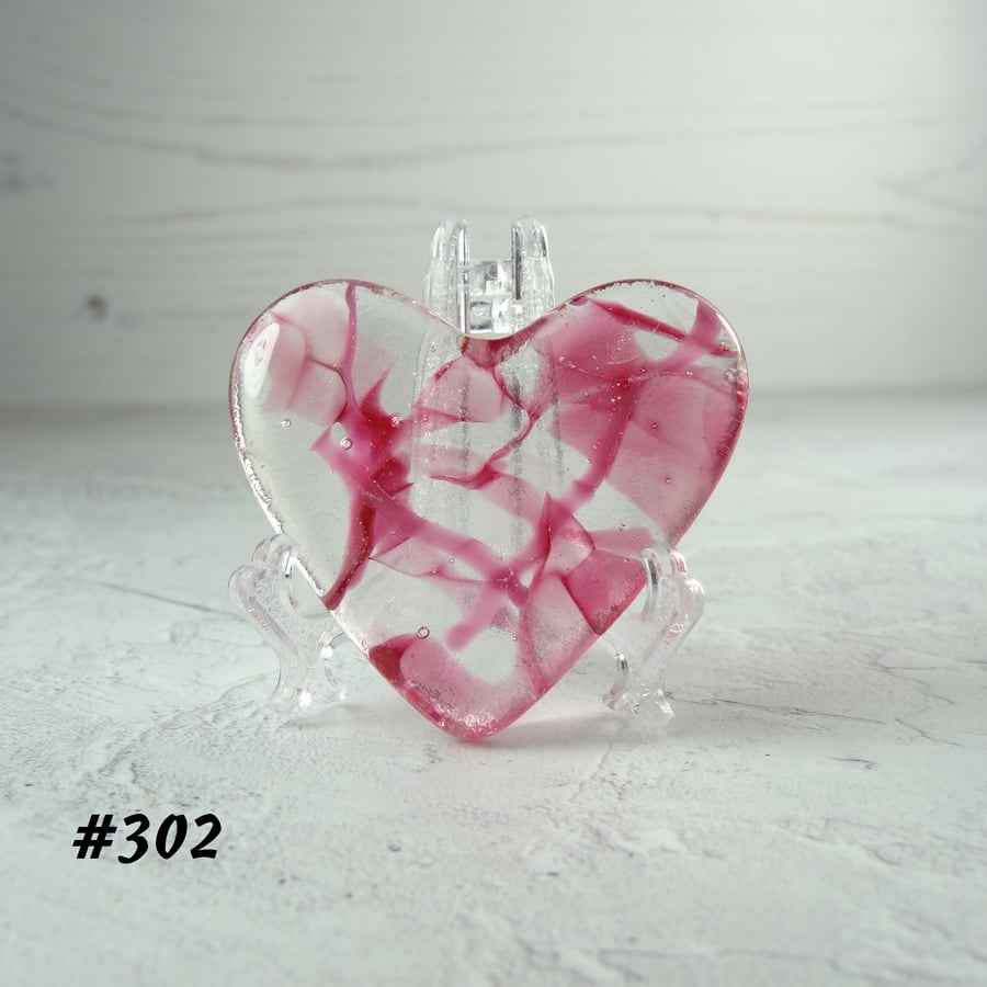 Pink fused glass heart pocket hug with stand 5x4.5cm, handcrafted (302)
