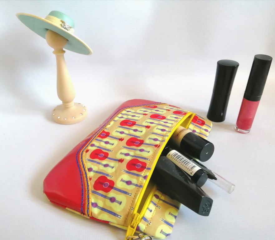  NOVELTY GUITAR FABRIC AND RED FAUX LEATHER BAG