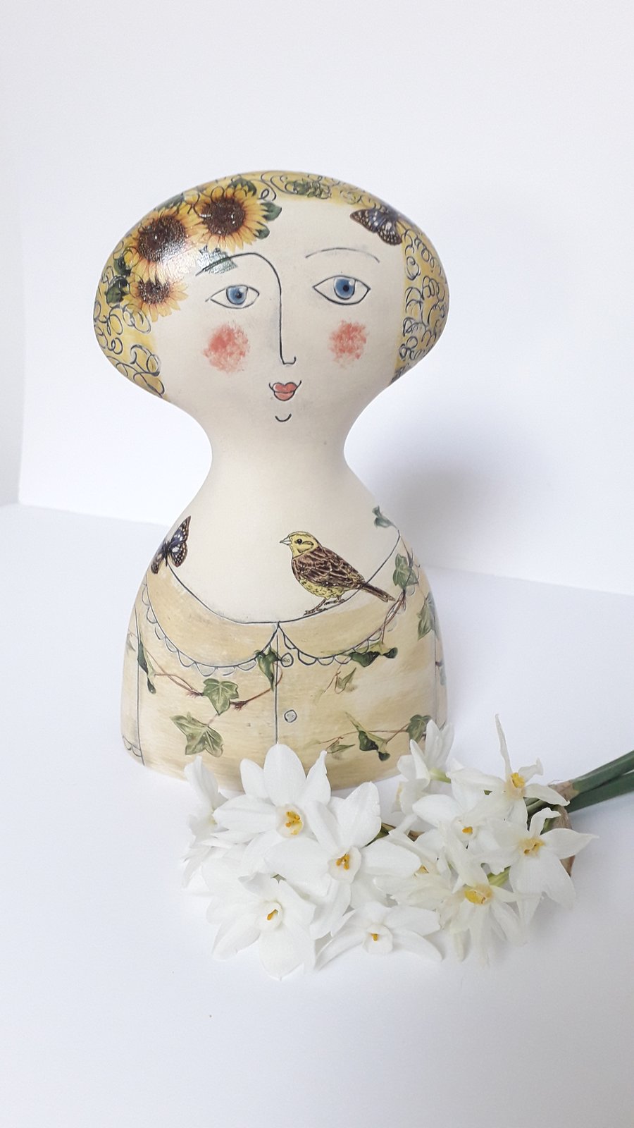 Figurative ceramic vase 