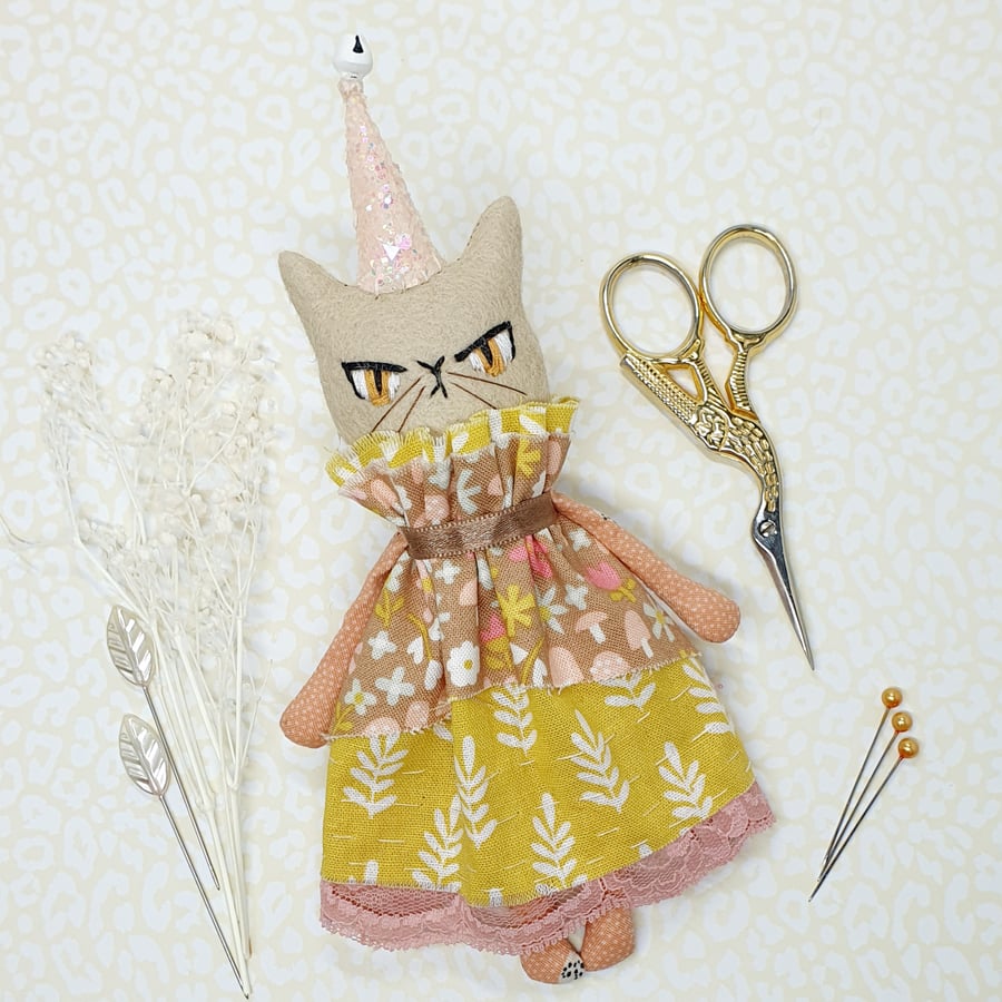 Autumn Party Cat Essie