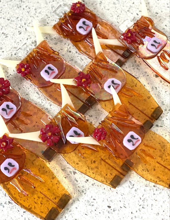 Highland cow “Hetty” the fused glass Christmas decoration 