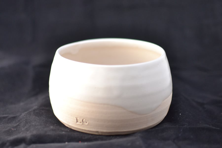 Fundraising ceramics - Medium White pot (36)
