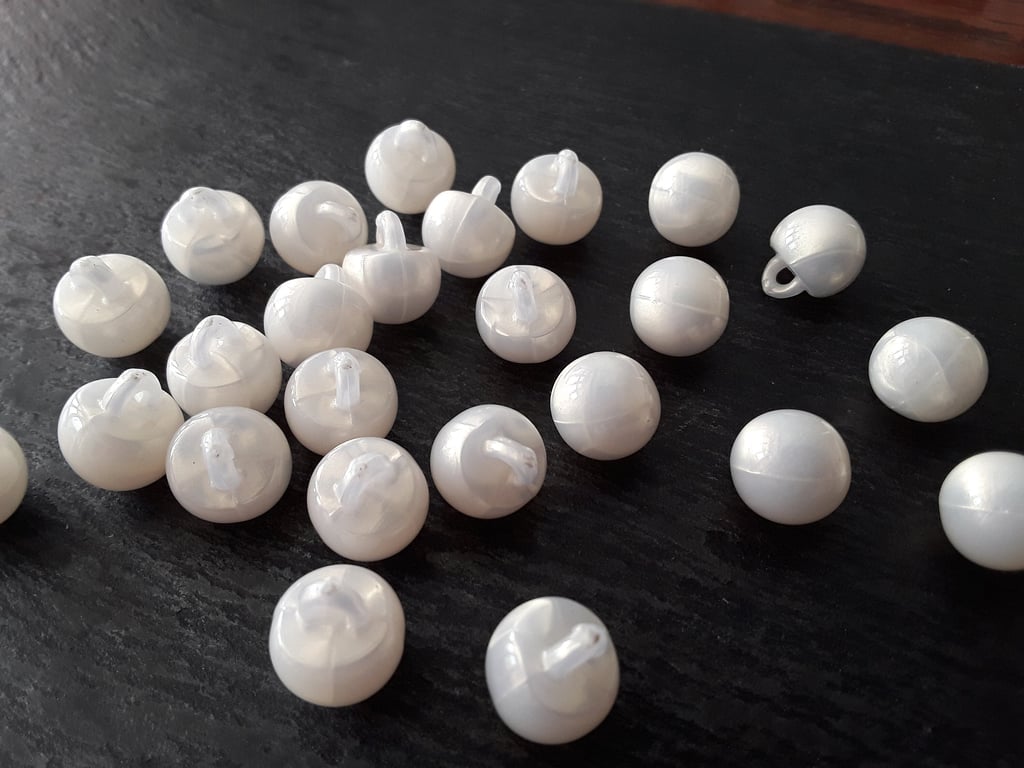 12mm almost 1 2" 19L Pearl ball shank buttons