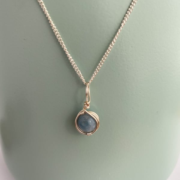 Dainty aquamarine pendant - made in Scotland. 