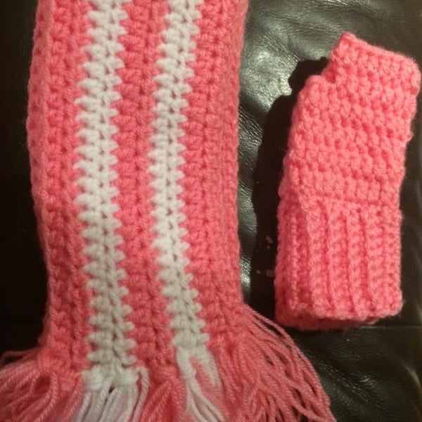 Crocheted little girls scarf and gloves