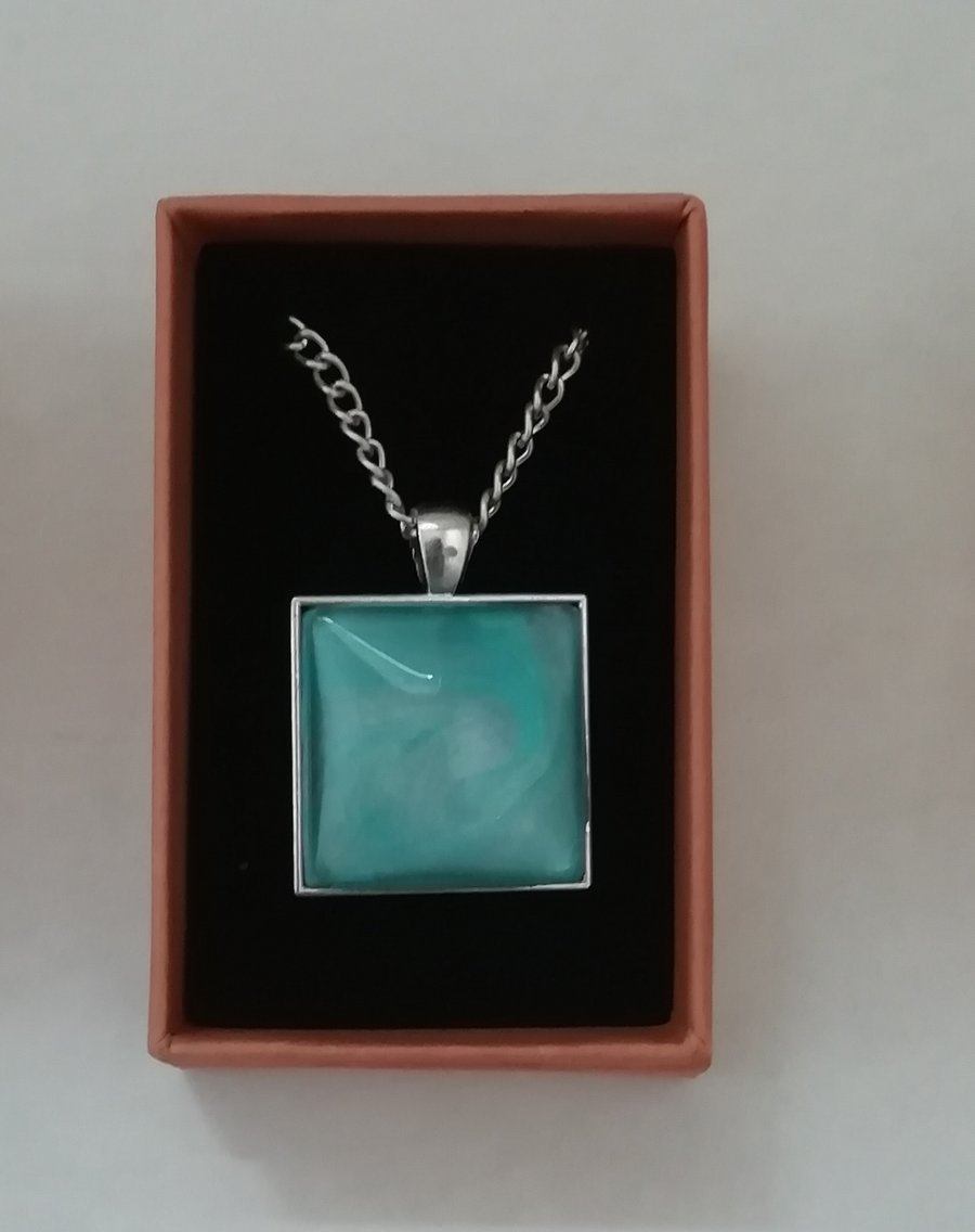 Marble pendant necklace 