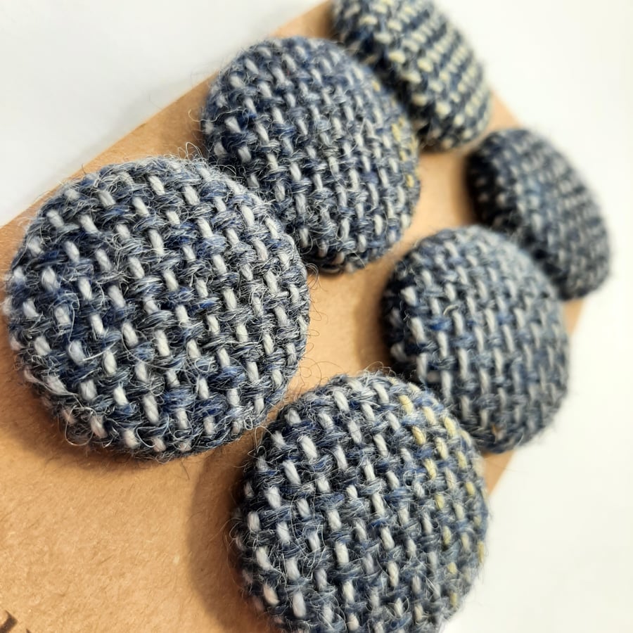 Set of six scrap bag buttons - Blue grey and off white