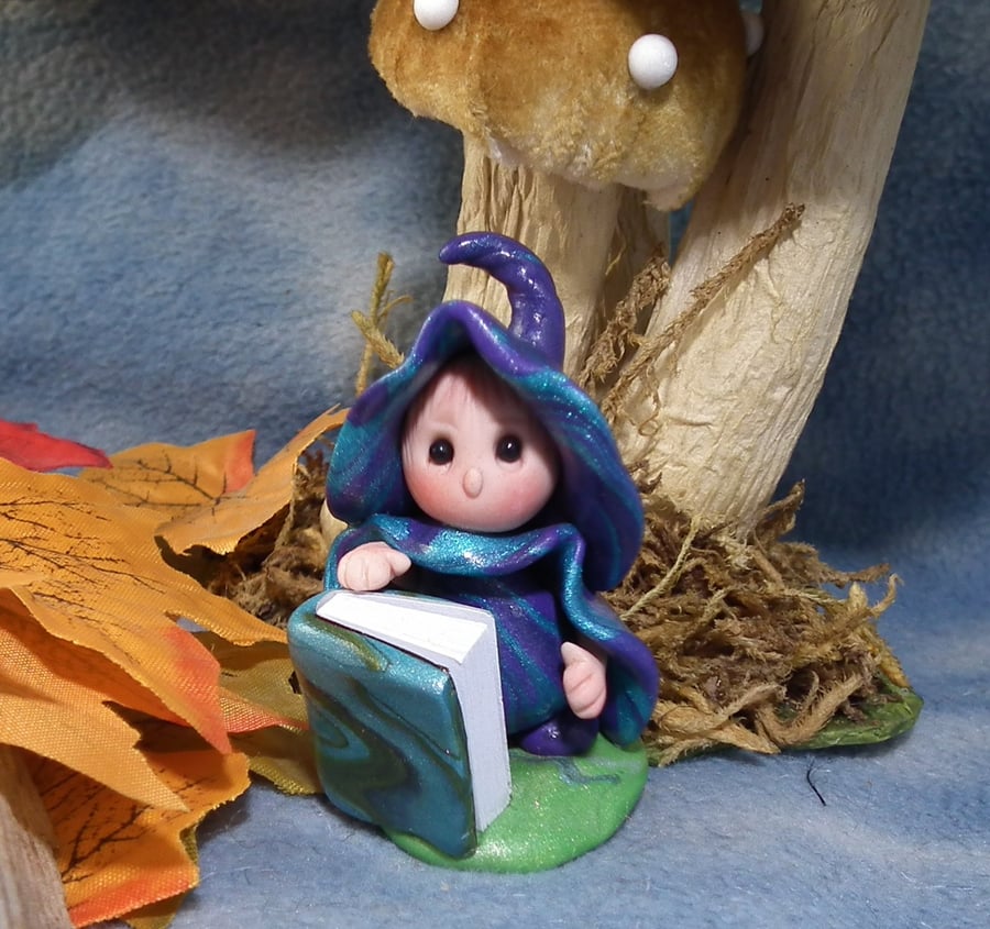 Tiny Library Gnome 'Gillan' with paper-paged book OOAK Sculpt Ann Galvin