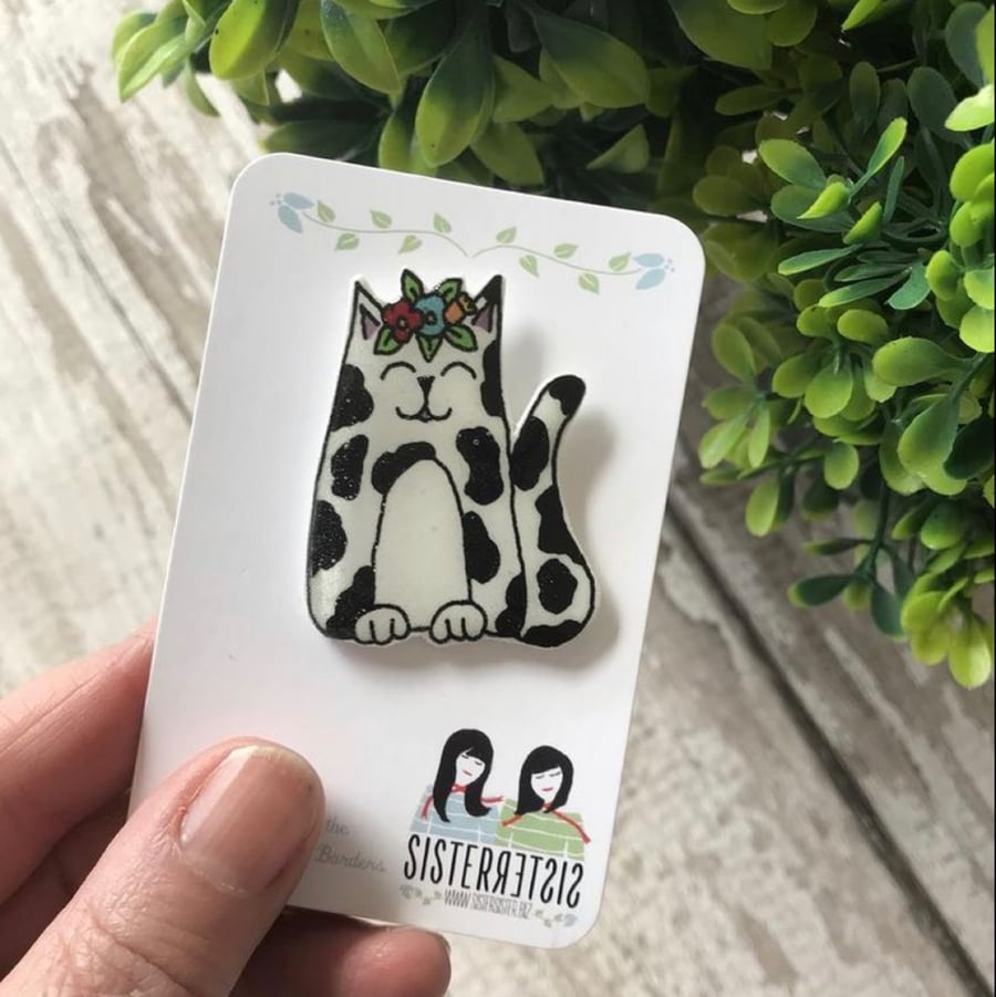 Frida's Cat - White & Black Cat - hand made Pin, Badge, Brooch