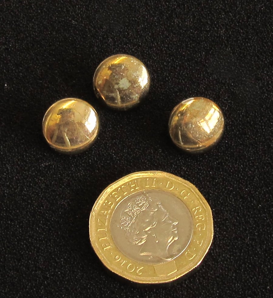 Vintage Buttons: ‘Bronze’-like Flat Cabochon Metal Shank 3x11mm 