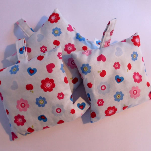 LAVENDER BUNDLES,WEDDING FAVORS,THREE LAVENDER BUNDLES,HEARTS AND FLOWERS 