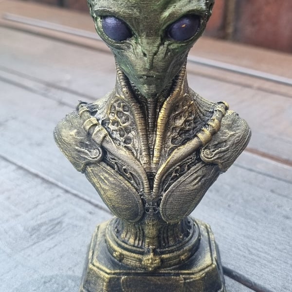 Alien figurine