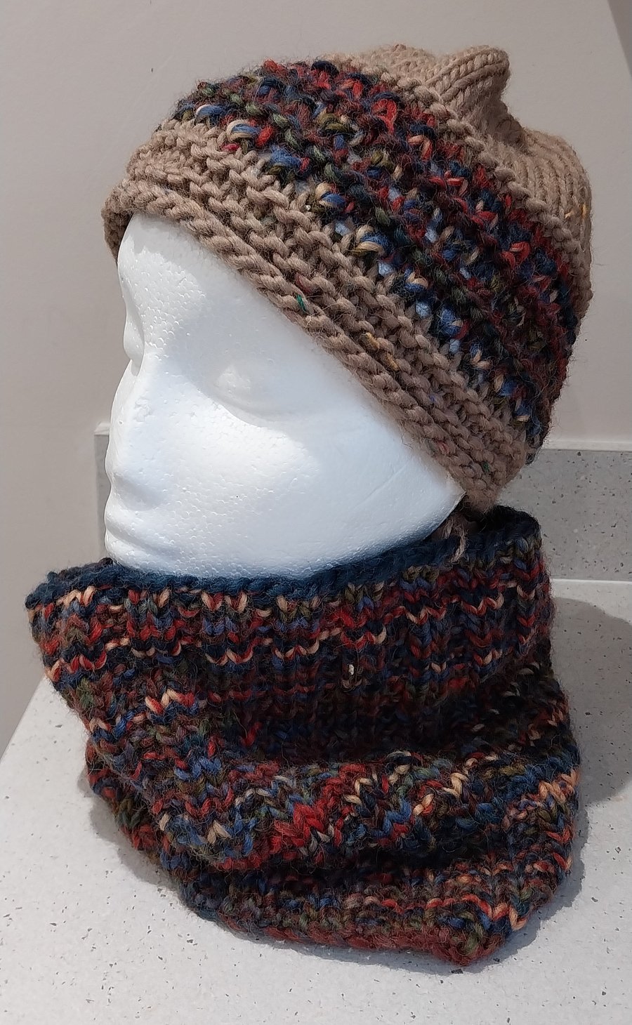 Handknit chunky wool hat and cowl set blue rust