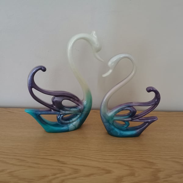 Pair of resin handmade swans