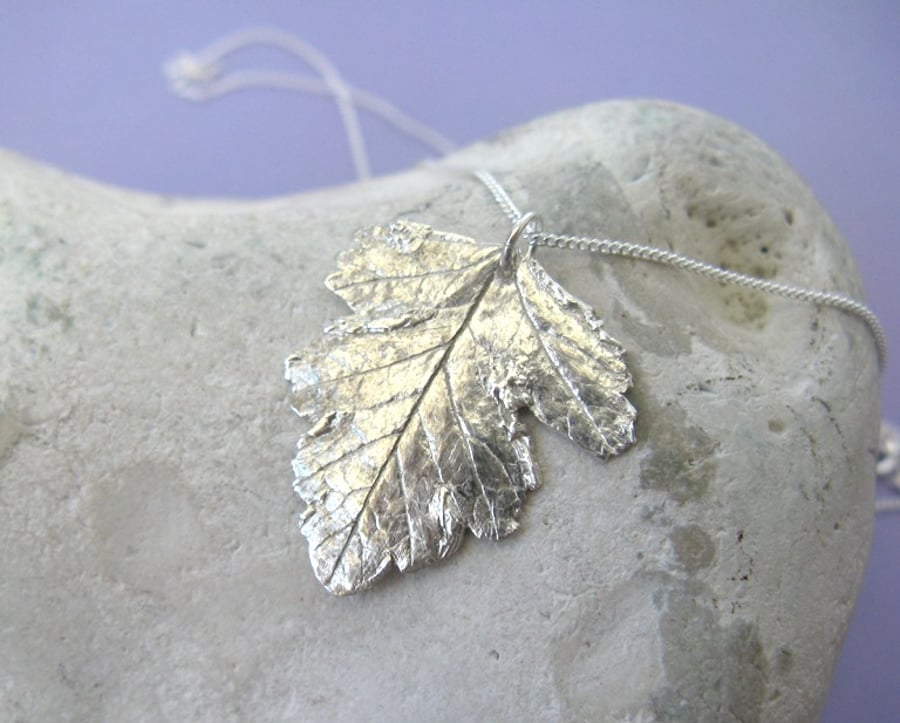 Fine silver leaf necklace 
