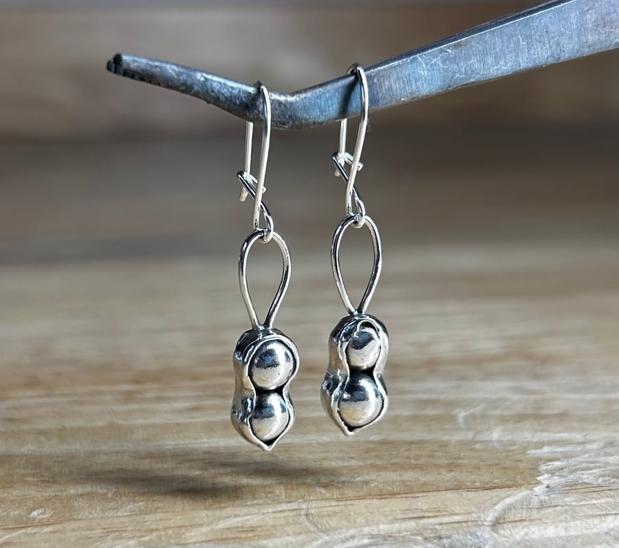 Handmade Solid Sterling Silver ‘2 Peas In a Pod’ Dangle Earrings