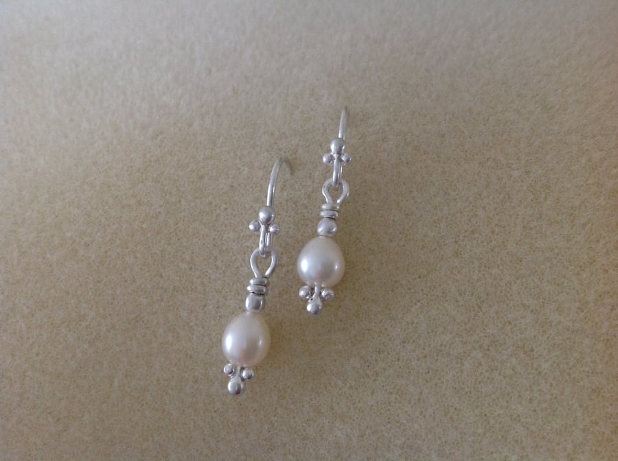 Freshwater pearl Fine and Sterling silver fancy drop earrings