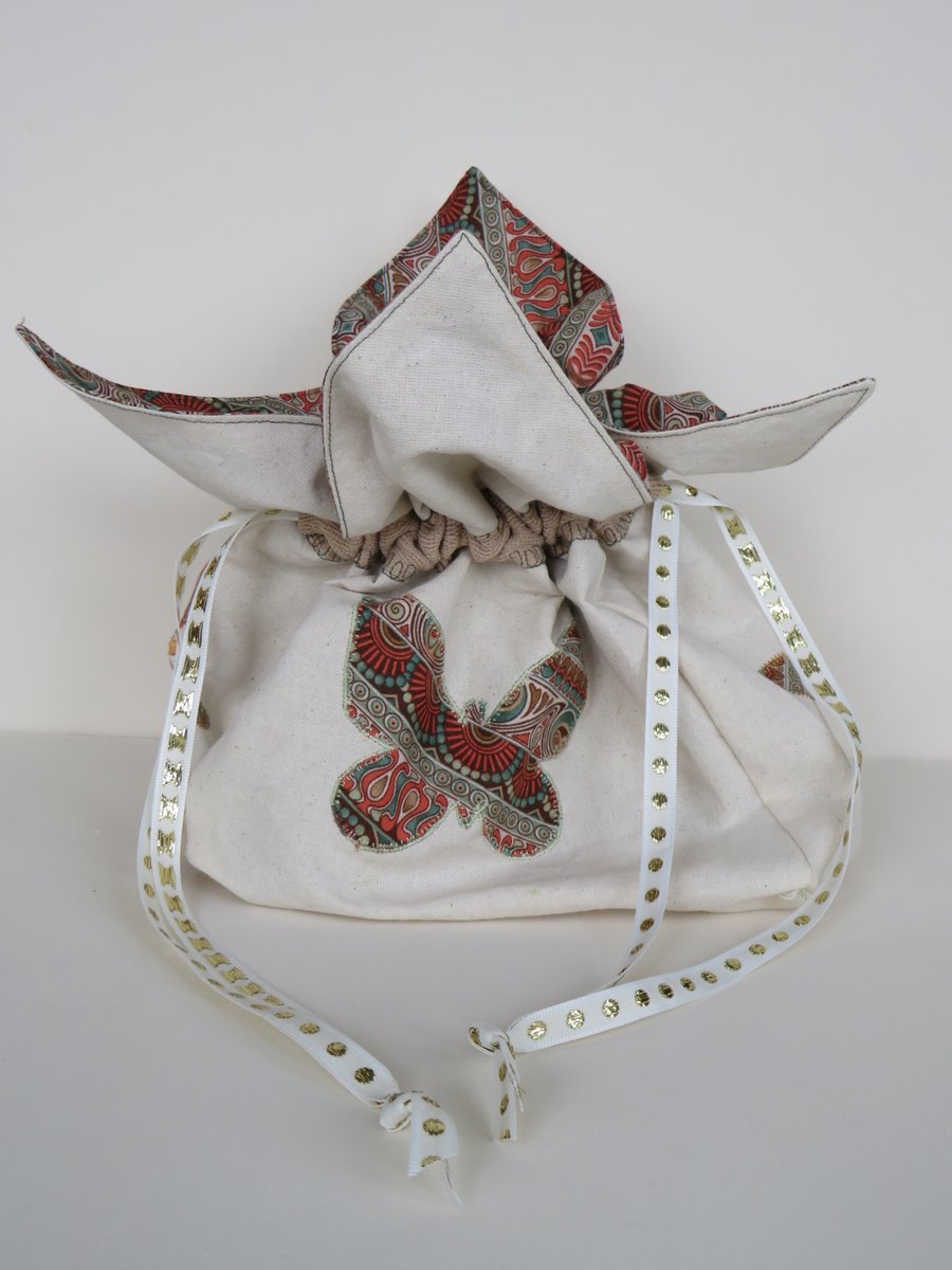 Drawstring make up or accessories bag, Japanese petal style.