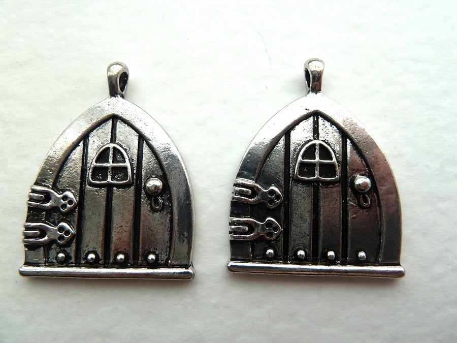 2 fairy doors