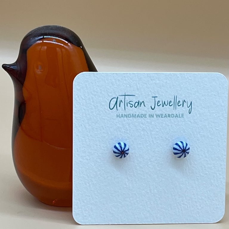Sterling silver(925) with handmade fused glass cabochon 