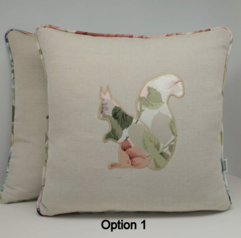 Applique Squirrel 16"x 16"cushion